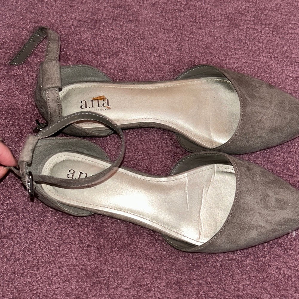 Lightly worn A.N.A flats